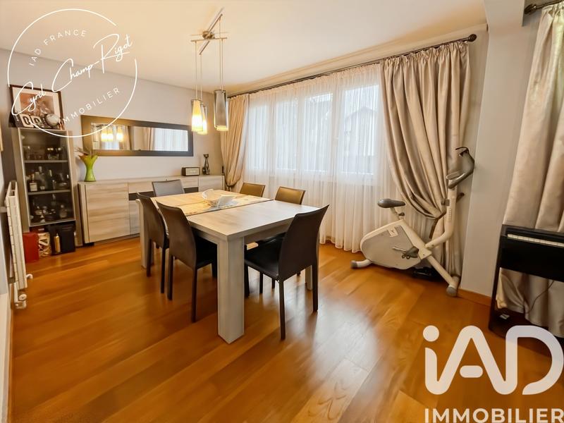 Appartement - 104 m² - 5 pièces