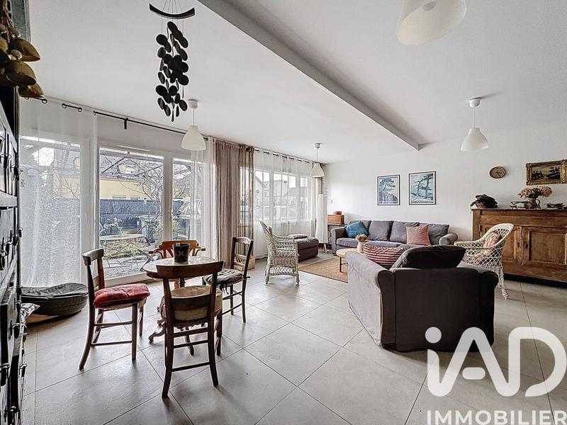Maison - 211 m² - 7 pièces