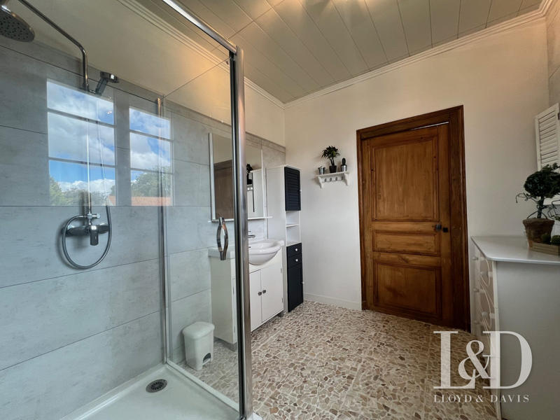 Maison - 300 m² - 10 pièces