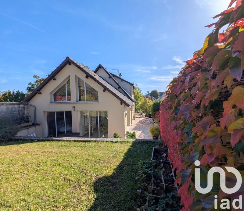 Maison - 186 m² - 8 pièces