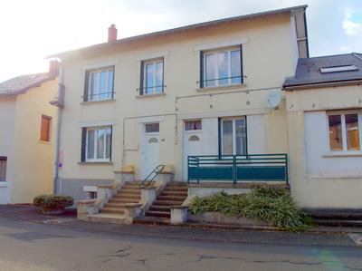 Maison - 200 m² - 7 pièces