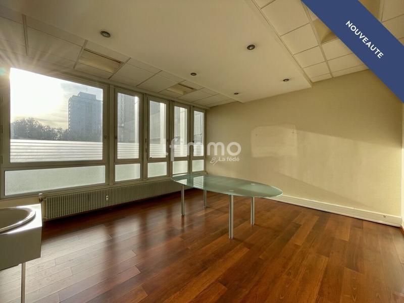 Bureau - 127 m² - 7 pièces