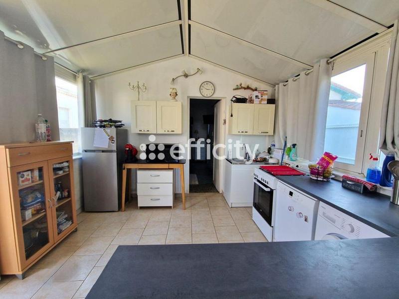 Maison - 170 m² - 9 pièces