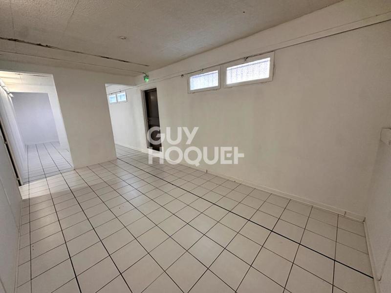 Local commercial - 160 m² - 6 pièces