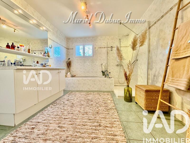 Maison - 185 m² - 5 pièces