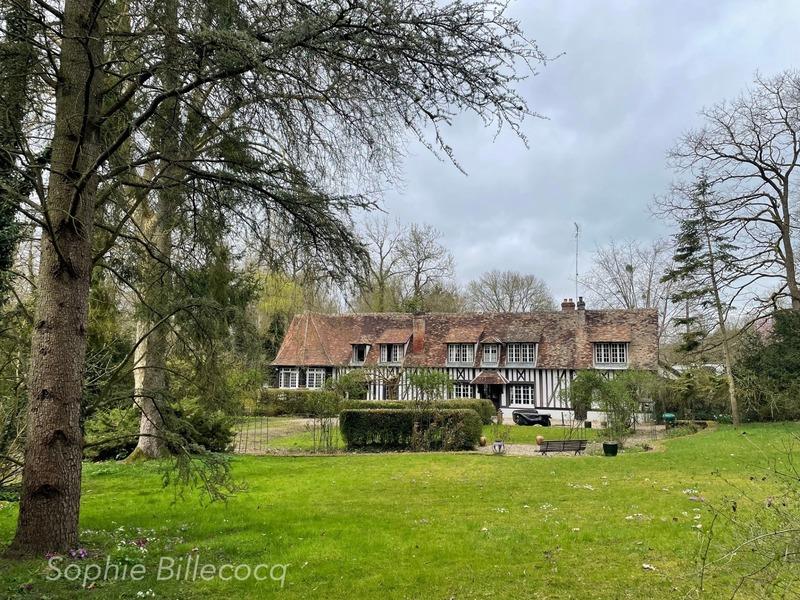 Propriété - 284 m² - 10 pièces