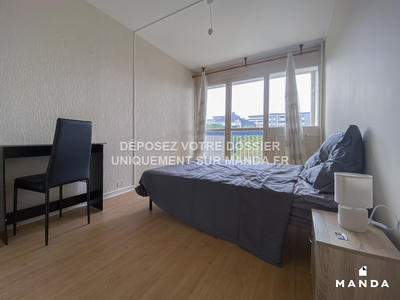 Chambre - 10 m² - 4 pièces