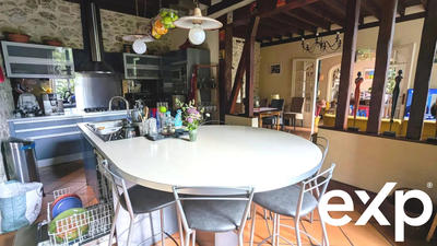 Maison - 343 m² - 8 pièces