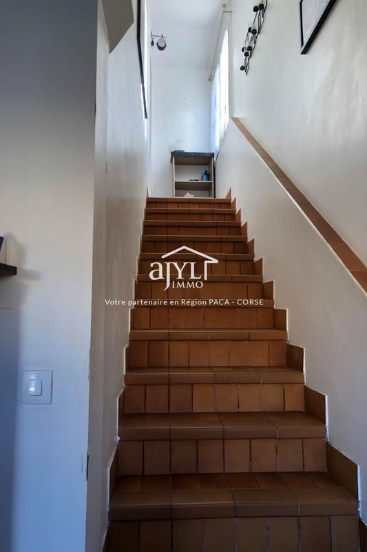 Maison - 99 m² - 4 pièces