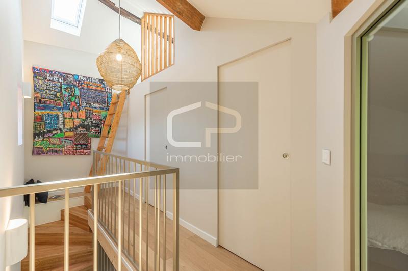 Appartement ancien - 97 m² - 5 pièces