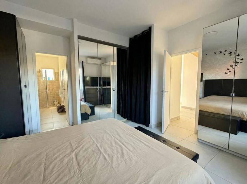 Maison - 261 m² - 6 pièces