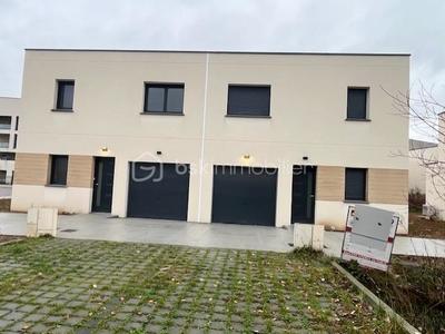 Maison - 85 m² - 4 pièces