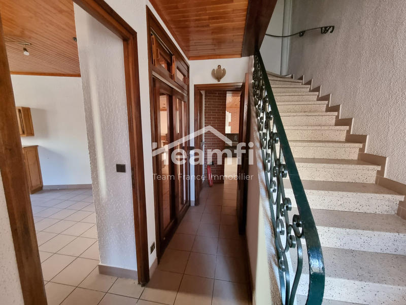 Maison - 226 m² - 8 pièces