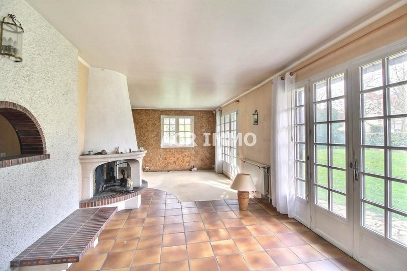 Maison - 222 m² - 7 pièces