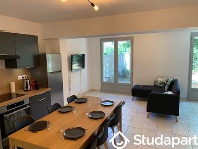 Chambre - 12 m² - 1 pièce