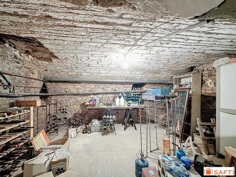 Maison - 220 m² - 7 pièces