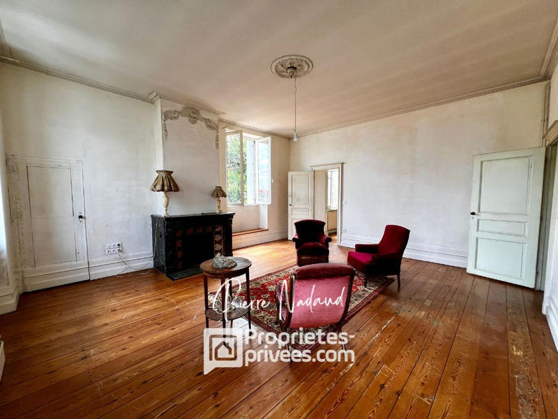 Appartement - 220 m² - 7 pièces