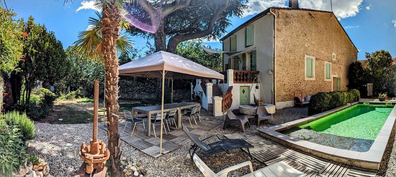 Maison - 250 m² - 8 pièces