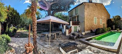 Maison - 250 m² - 8 pièces