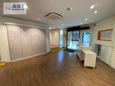 Local commercial - 109 m² - 2 pièces