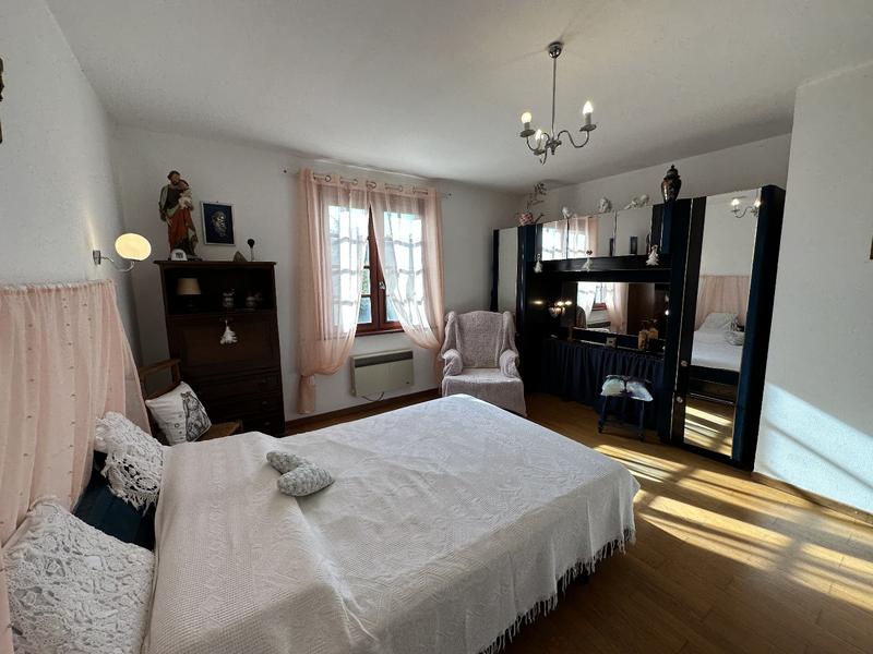 Villa - 238 m² - 5 pièces