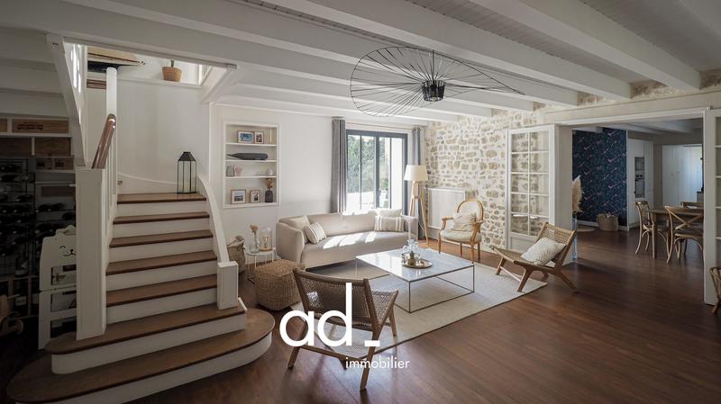 Maison ancienne - 230 m² - 9 pièces