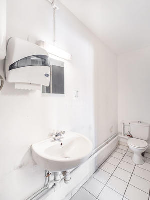 Local commercial - 112 m² - 2 pièces