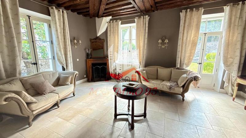 Demeure - 220 m² - 8 pièces