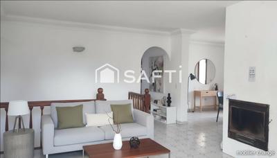 Maison - 228 m² - 7 pièces