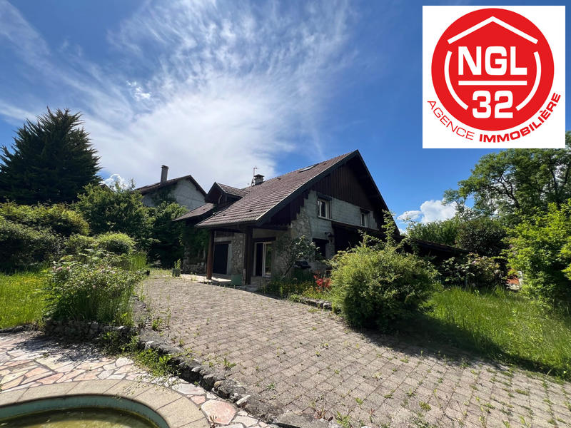 Maison - 340 m² - 8 pièces