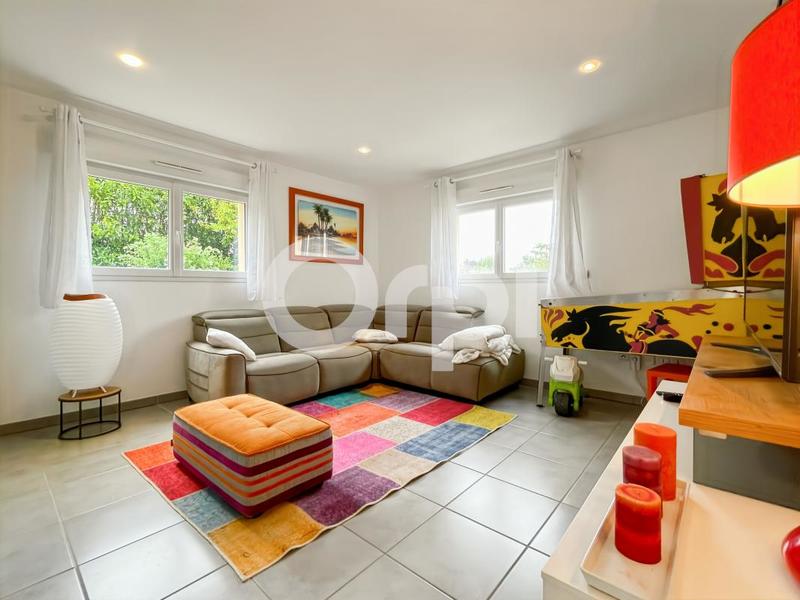 Maison - 260 m² - 9 pièces