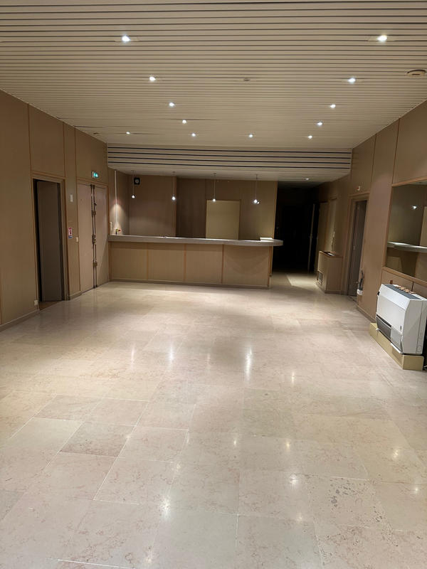 Local commercial - 635 m²