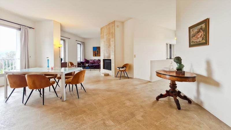 Maison - 217 m² - 6 pièces