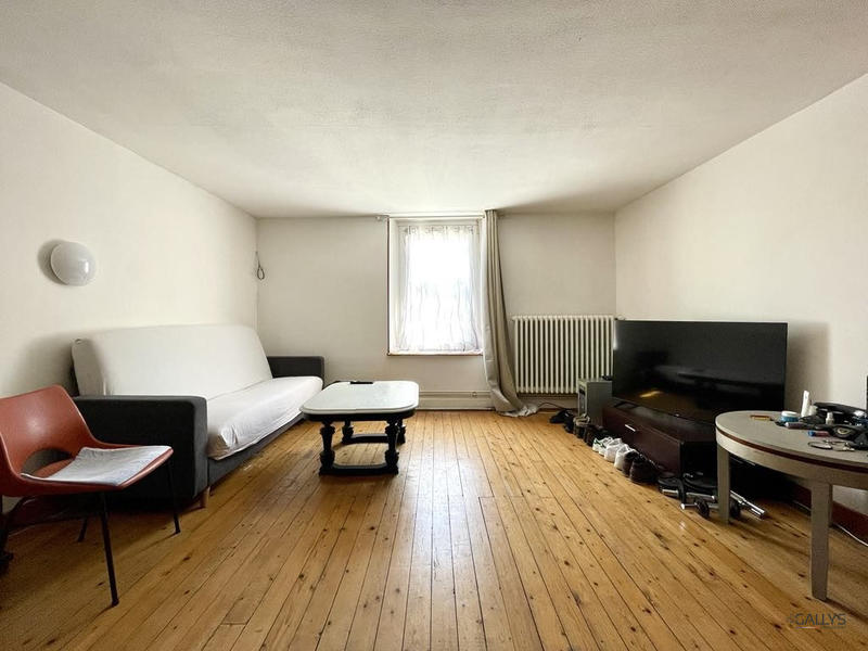 Maison - 256 m² - 8 pièces