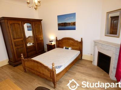 Chambre - 12 m² - 1 pièce