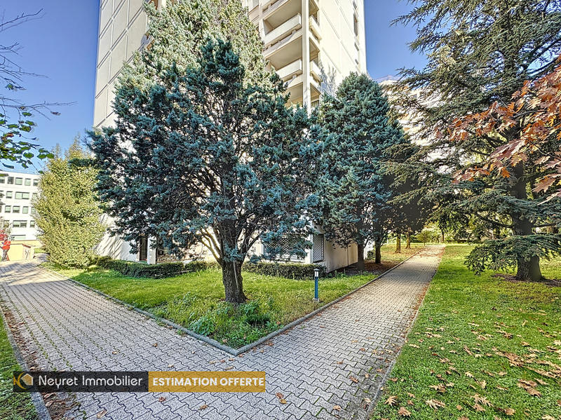 Appartement - 82 m² - 4 pièces