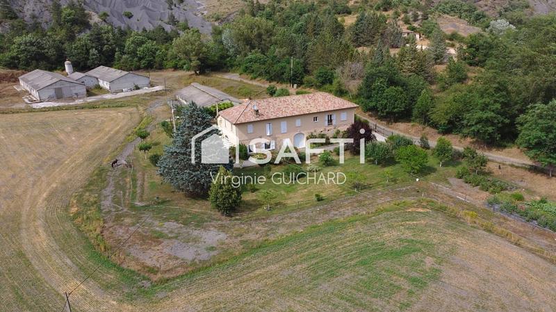 Maison - 195 m² - 7 pièces