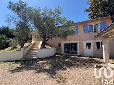 Maison - 203 m² - 7 pièces