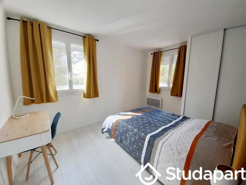 Chambre - 11 m² - 1 pièce