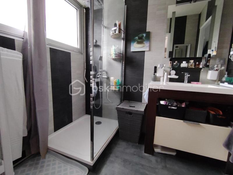 Propriété - 125 m² - 6 pièces