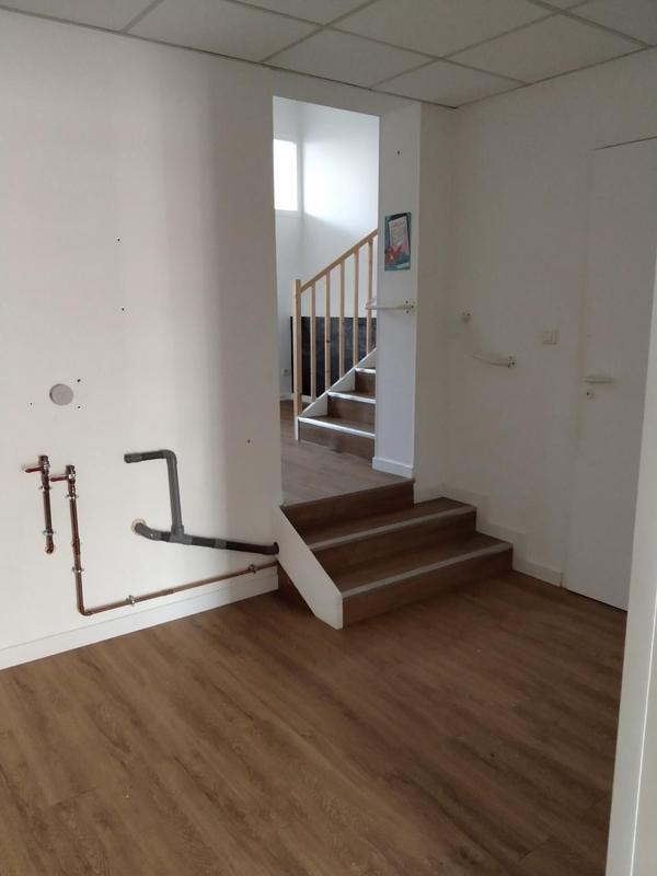 Local commercial - 85 m² - 4 pièces