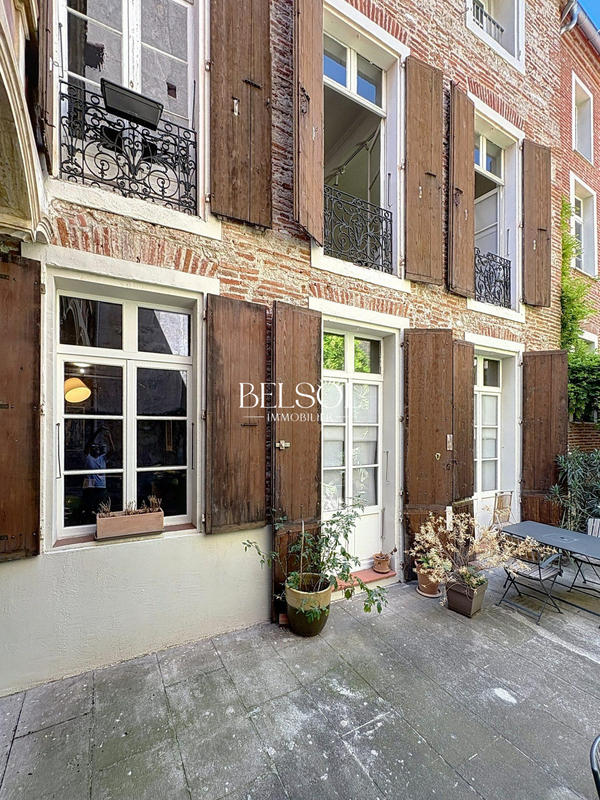 Maison - 300 m² - 8 pièces