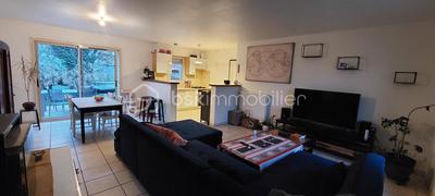 Maison traditionnelle - 84 m² - 4 pièces