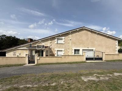 Propriété - 145 m² - 5 pièces