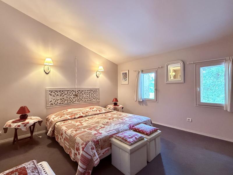 Maison - 231 m² - 11 pièces