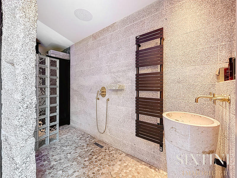 Maison ancienne - 300 m² - 7 pièces