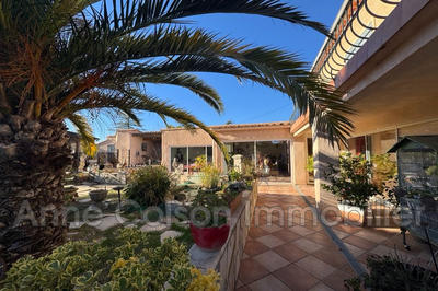 Maison - 201 m² - 7 pièces