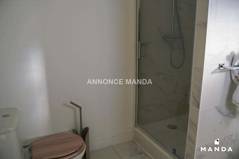 Chambre - 9 m² - 7 pièces