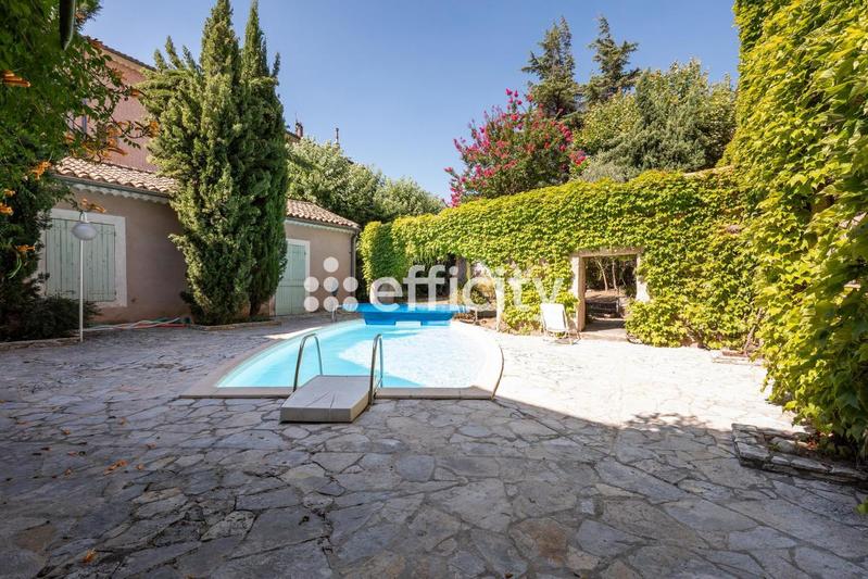 Immeuble - 1 493 m² - 19 pièces