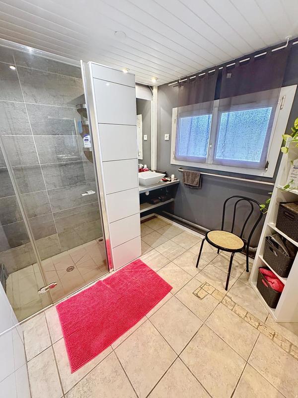 Maison - 185 m² - 7 pièces